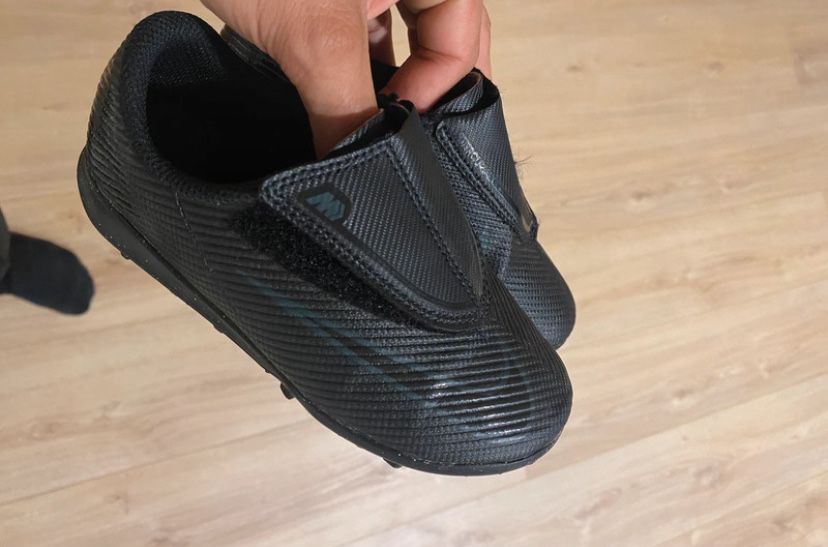Ténis  Nike futebol sintetico 27,5