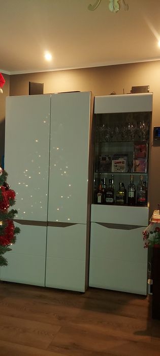 Szafa oraz witryna z Agaty stan idealny