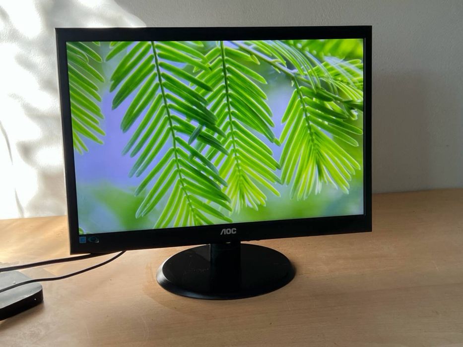 Монітор AOC 22” Full HD