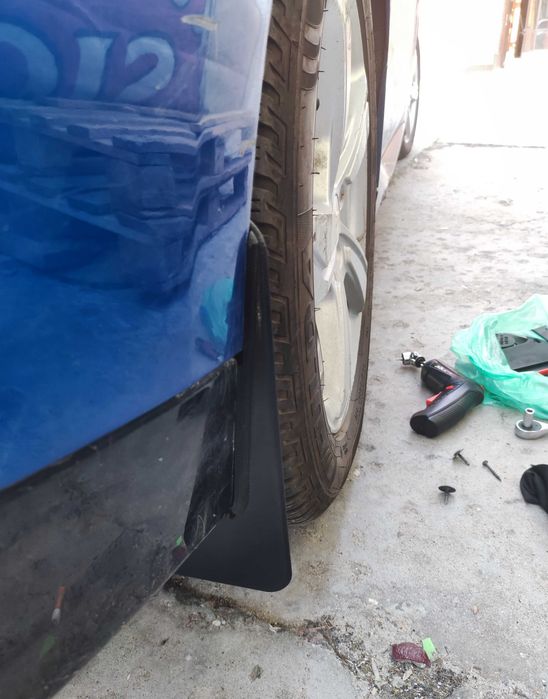 Брызговики на Chevrolet Volt Вольт 1/2 заглушка бампера Opel Vivaro