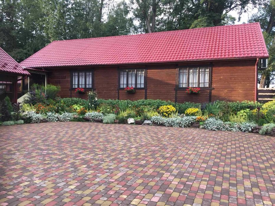 Продаж комерційного приміщення біля озера в м.Тлумач