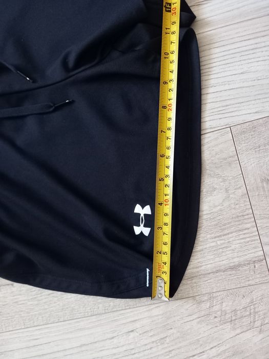 Продам шорты UNDER ARMOUR