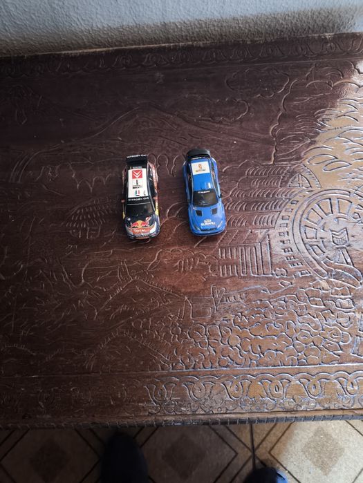 Vendo várias peças de pista de corrida