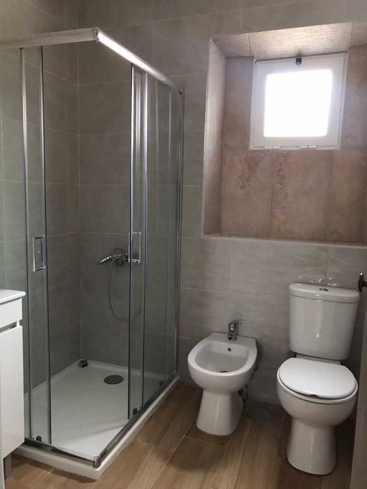 Aluga-se três T2 na Quinta da Horta Seca, remodelados e prontos a habitar, somente a particular