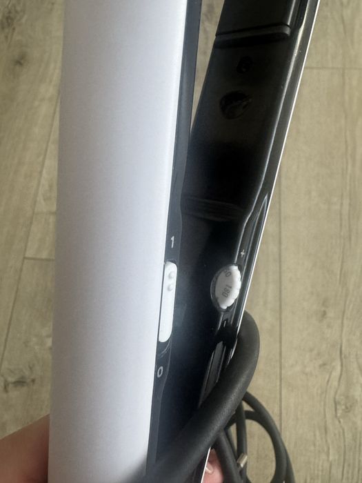 Випрямляч для волосся