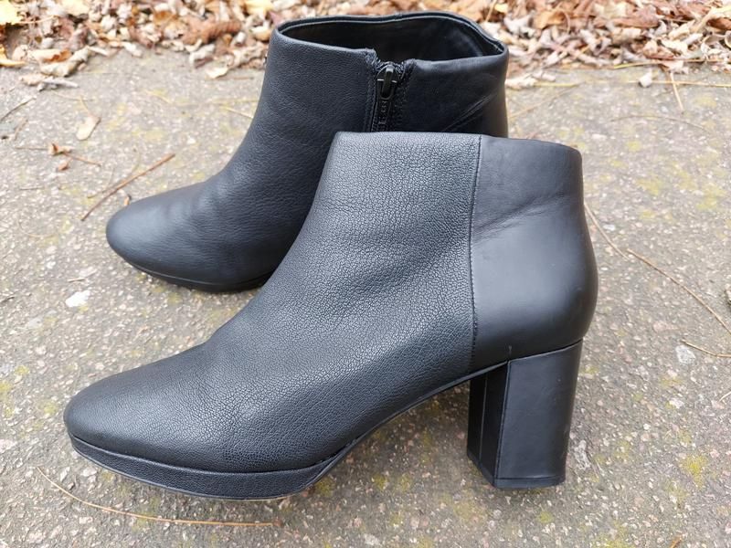 Ботильйоны ботинки с замком на устойчивом каблуке clarks кожа