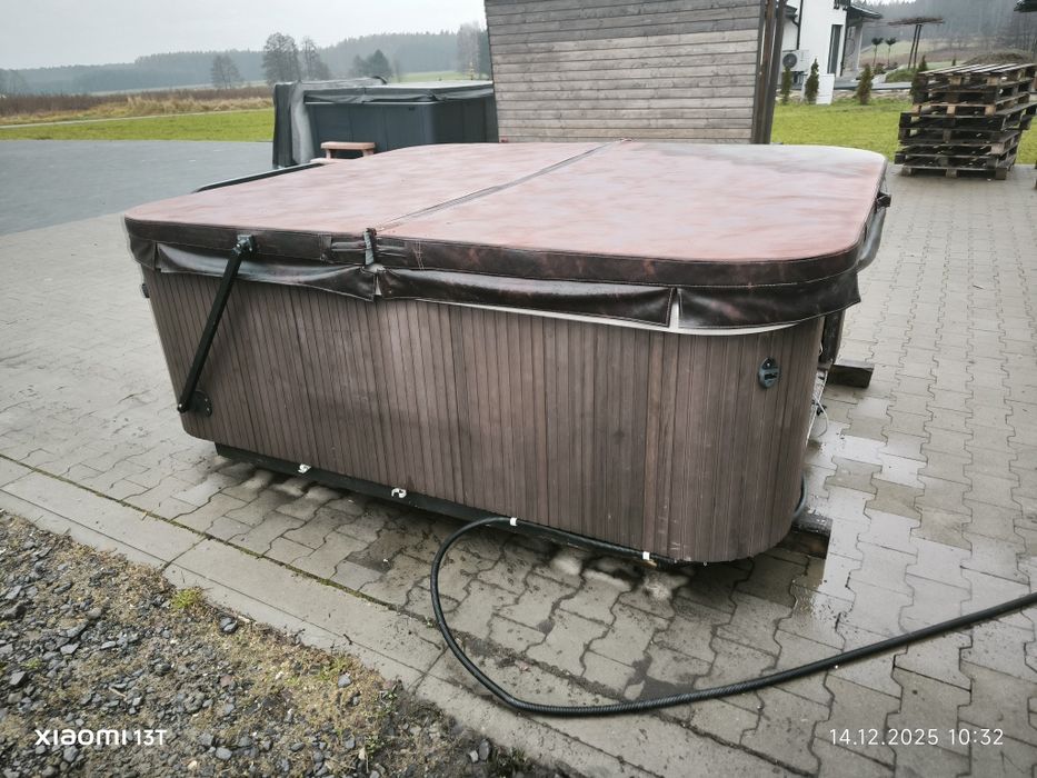 Jacuzzi ogrodowe HotSpring 5 osobowe