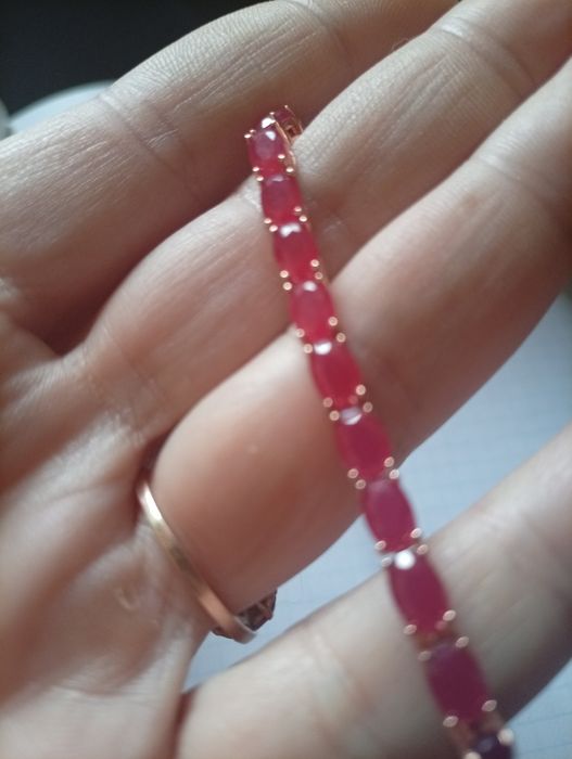 Серебряный браслет с натуральными рубинами