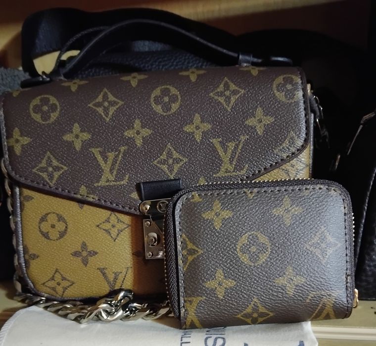 Взуття,сумки,і багато всього..