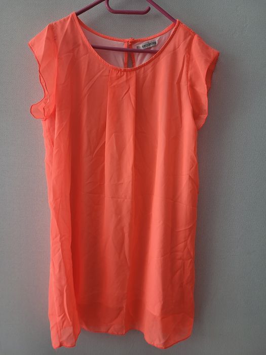 Легенька коралова сукня туніка по бірці розмір 52, йде на 48-50