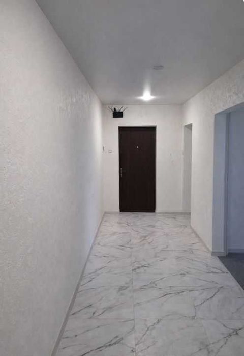 Продам Трикімнатну Квартиру в Цегляному Будинку