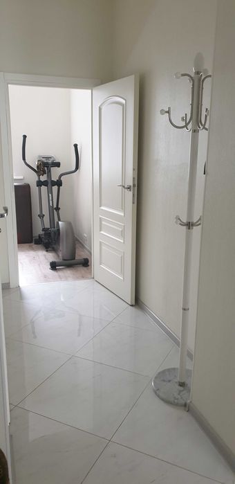 Продам квартиру в центрі, з великим простором, ремонтом,  паркомісце