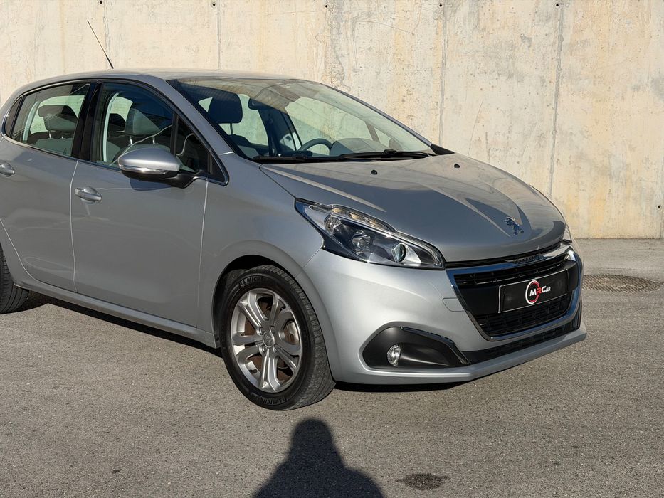 Peugeot 208 1.2vti — photo 3