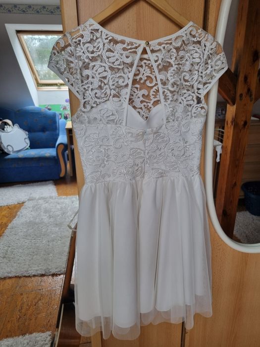 Biala sukienka slubna krotka