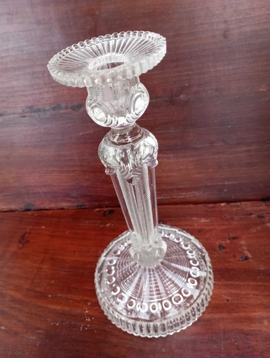 Castiçal solitário em vidro