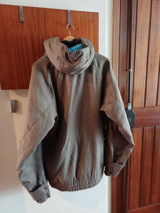 Blusão Quiksilver com capuz amovível (Tamanho XL)