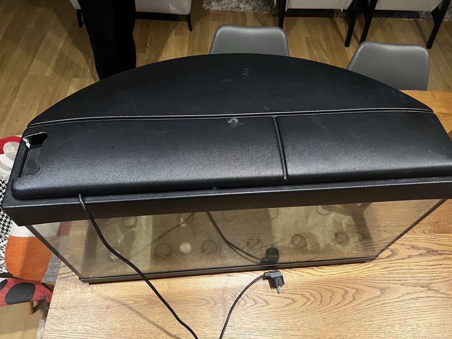 Aquario com frente curva