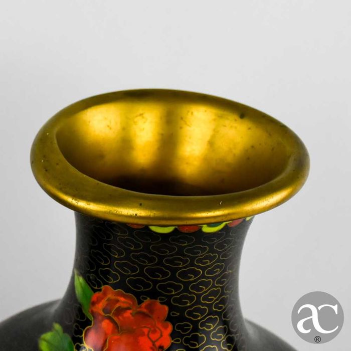 Par de Jarras em Cloisonné, decoradas com flores, circa 1960, N2