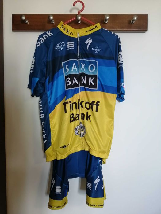 Kit de ciclismo da equipa Saxo Bank (Tinkoff)