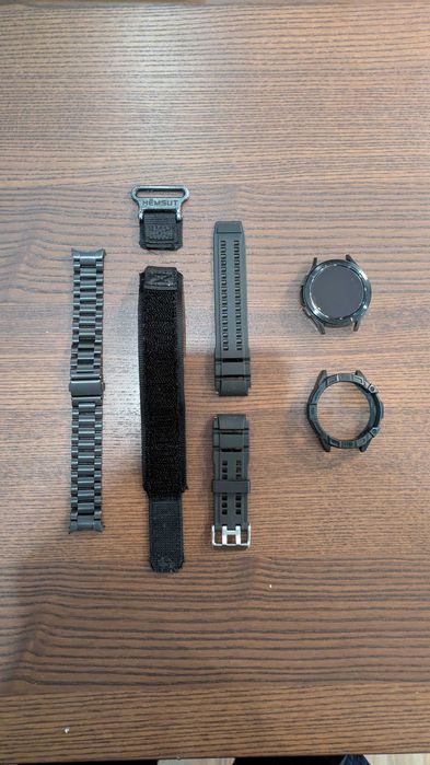 Samsung Galaxy Watch4 Classic + Extras