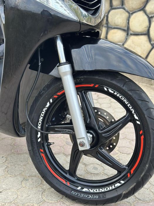 Скутер Honda sh 150