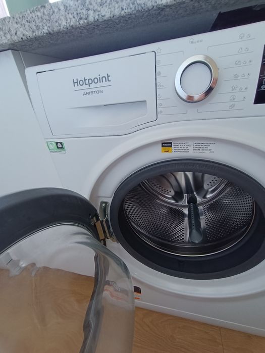 Máquina de lavar roupa Ariston