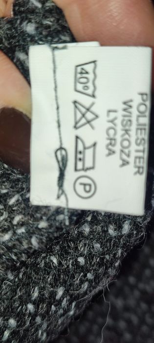 Nowy piękny wiązany swetrek rozm L