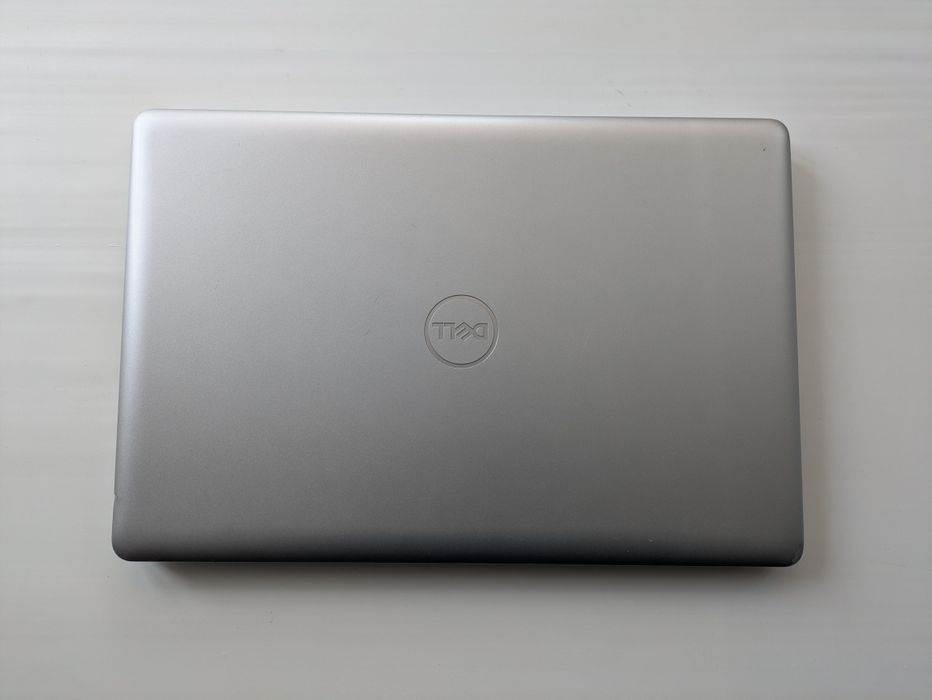 Ноут  Dell 17.3 3780 i7 8565u AMD 520 2gb ddr4 8gb 256 ssd