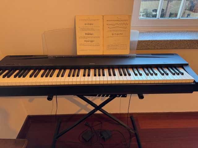 Piano eletrónico YAMAHA P-70