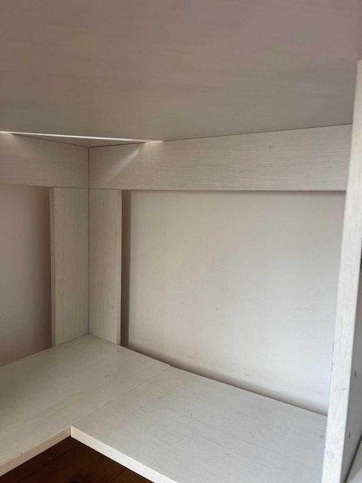 Secretária branca do IKEA