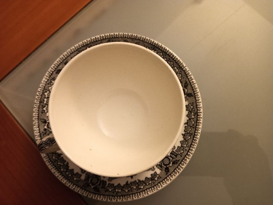 Porcelana Muito Antiga e Rara- Chávena e pires Estátua	GILMAN & C.ta*