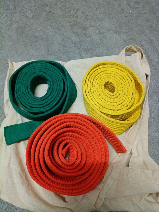 Cinturões de judo e aikido cada 1€