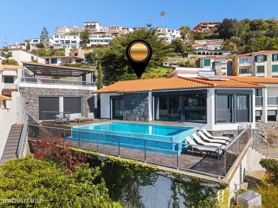 Moradia T4 com piscina e vista oceano, São Gonçalo, Funchal