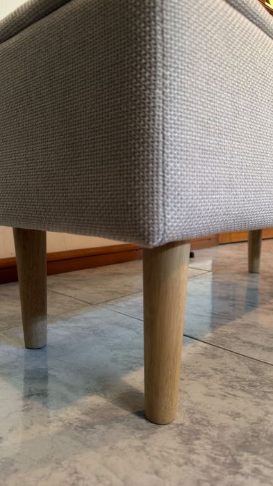 Banqueta Estofada com Arrumação | Bege