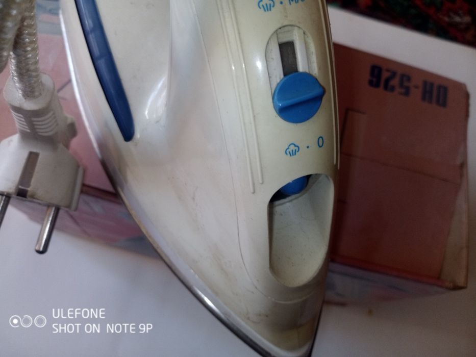 Продам утюг Deloni