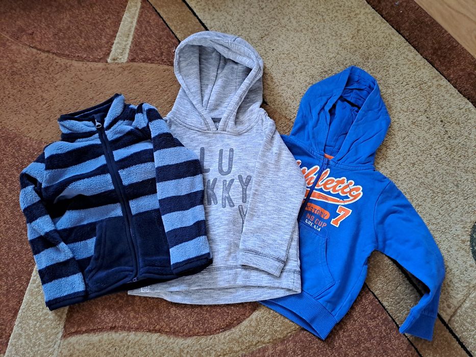 Zestaw chłopięcych bluz 86