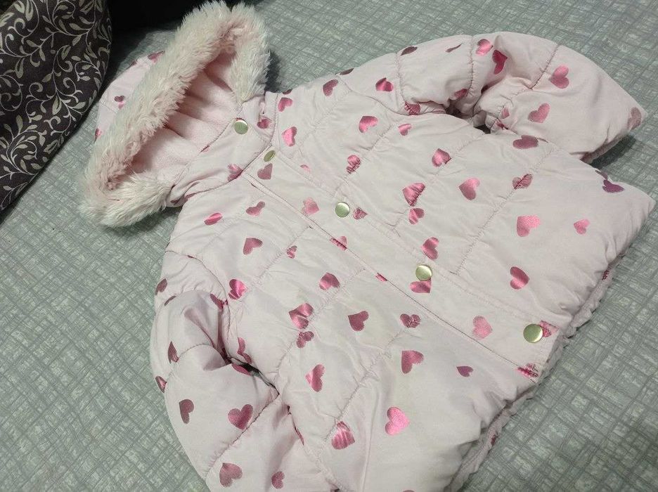 Зимова куртка Carter's.