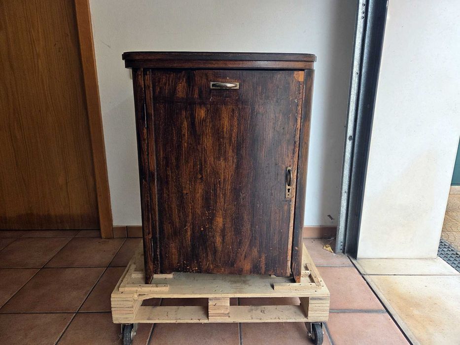 Máquina Costura Singer com Móvel