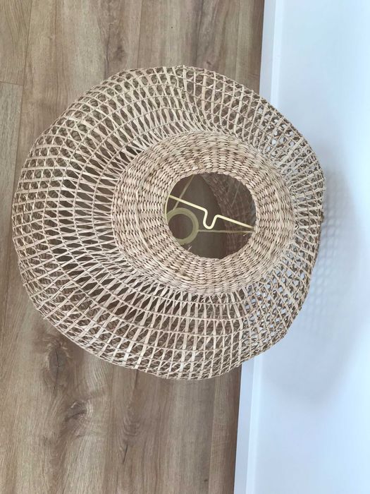 Abajur de teto, em verga, diâmetro de 50 cm