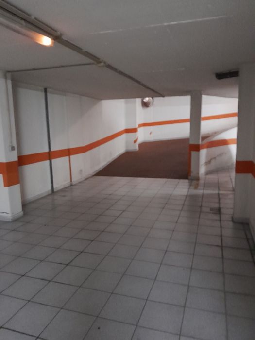 Parqueamento em Garagem Só Motos Odivelas Metro