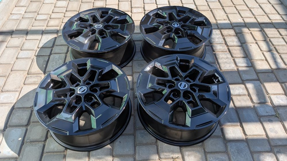 6 114,3 R 18 Оригінальні диски Nissan Navara D 23 2019 року