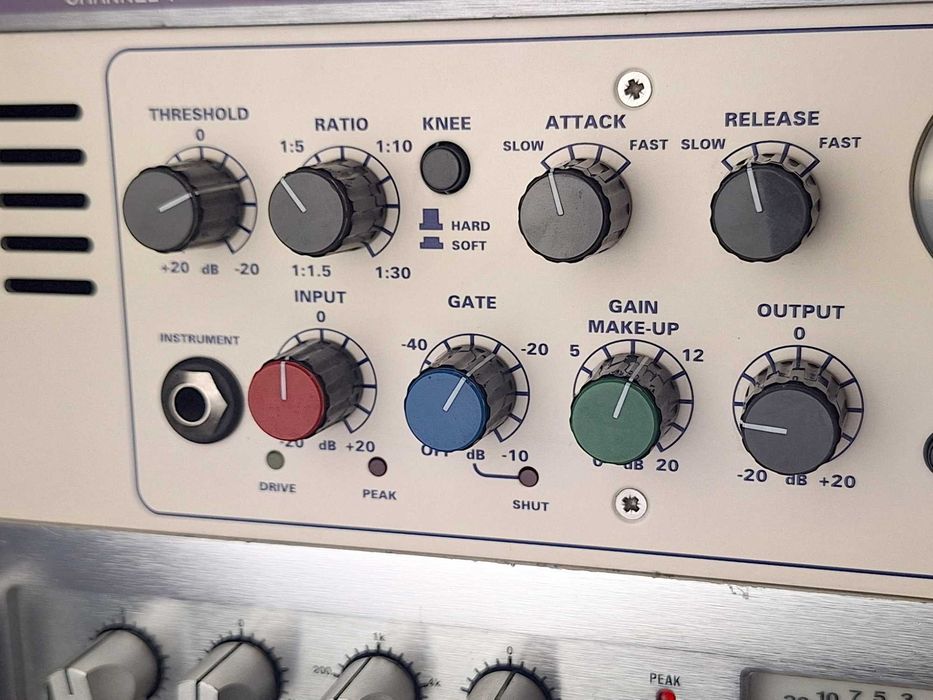 TL Audio Ivory 5021 – Compressor a válvulas estéreo