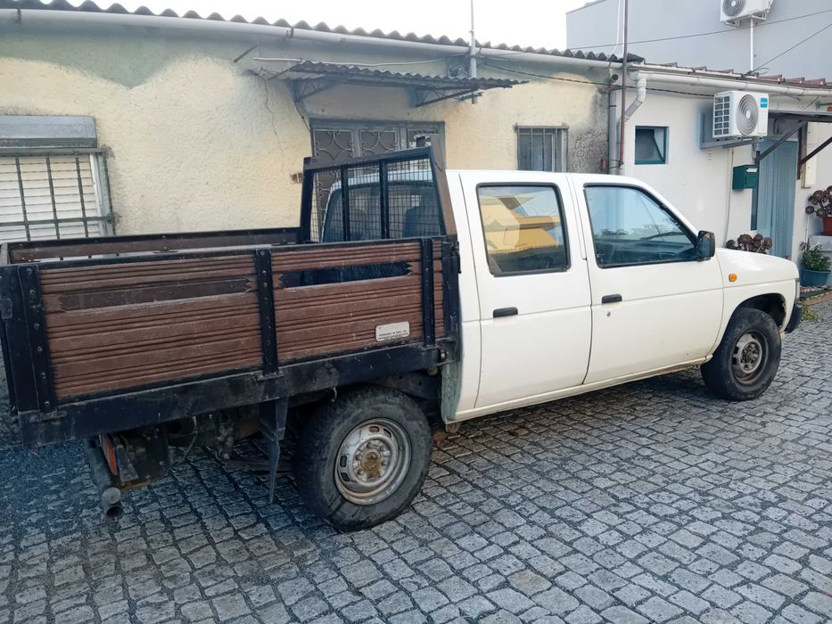 Nissan D21 2.5 Diesel – Pronta a trabalhar