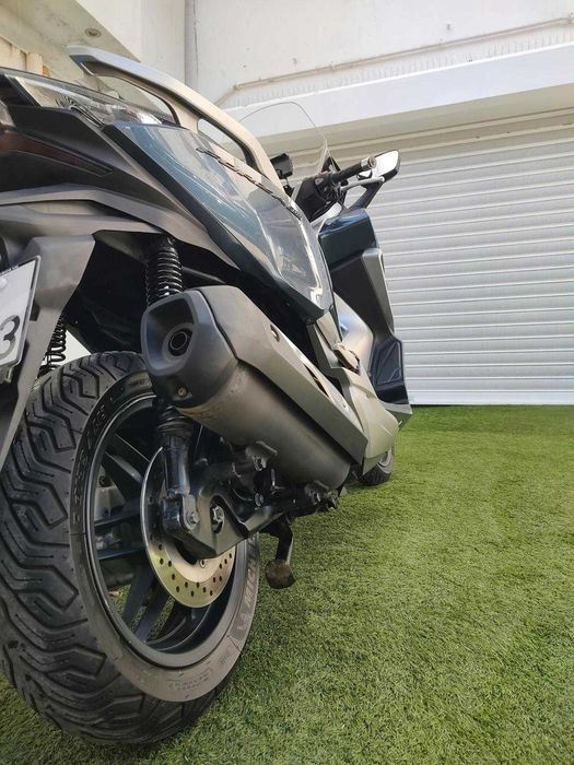 Mota Honda Forza 300