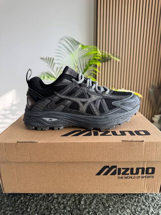 6 кольорів Mizuno Racer Trail