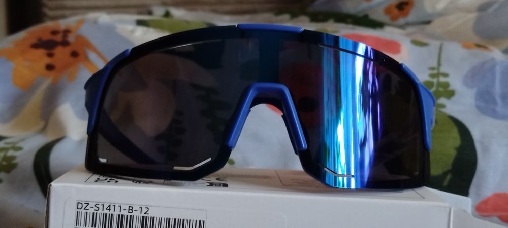 Gigantyczne okulary przeciwsłoneczne Viper