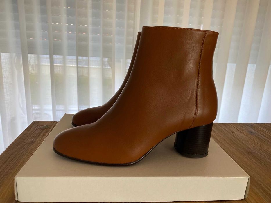 Botas em Pele Camel nº 39 novas sem uso