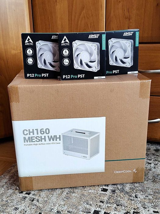 Deepcool CH160 (white mesh) + 3 wentylatory Arctic