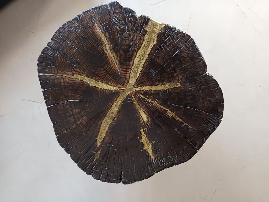 Stolik z  plastra jesionu