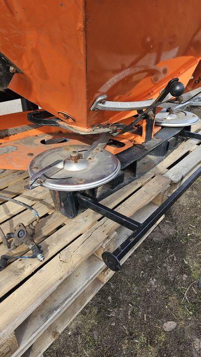 Розкидач мінеральних добрив